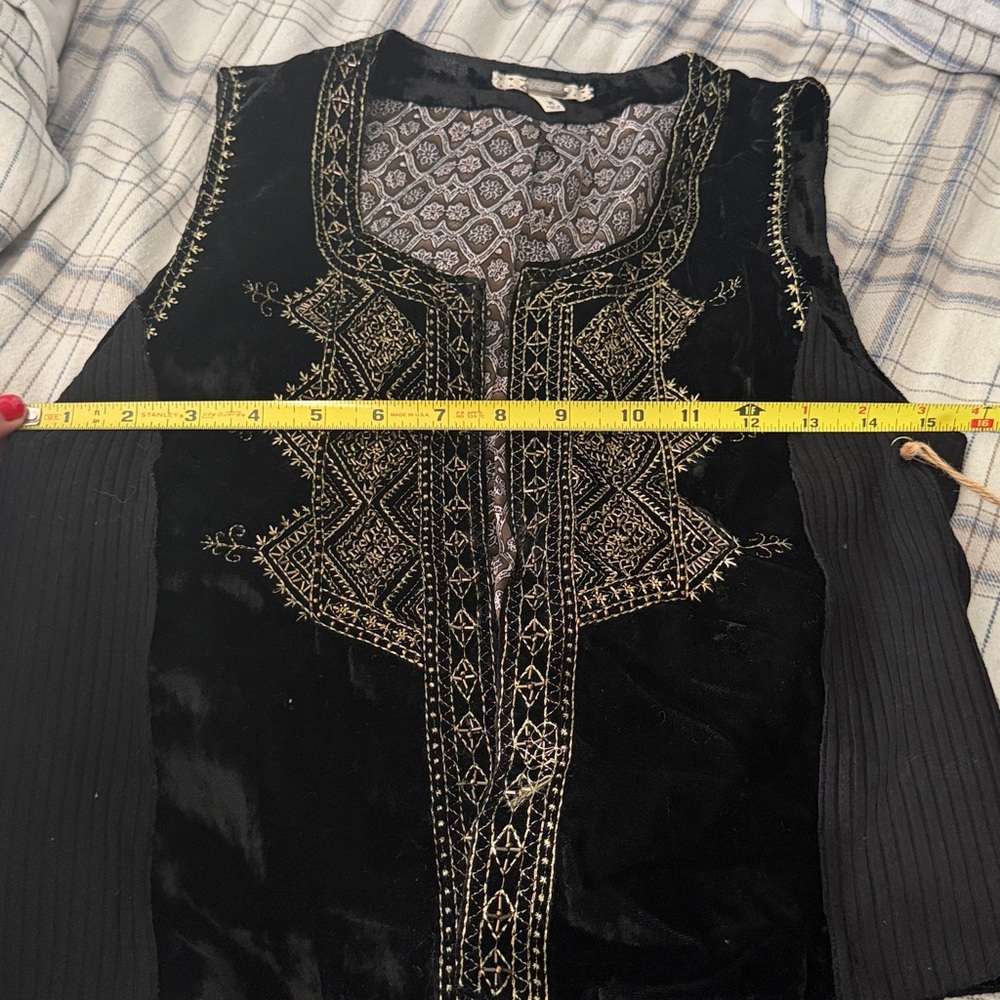 Buckle Black and Gold Velvet Embroidered Vest - Picture 7 of 9